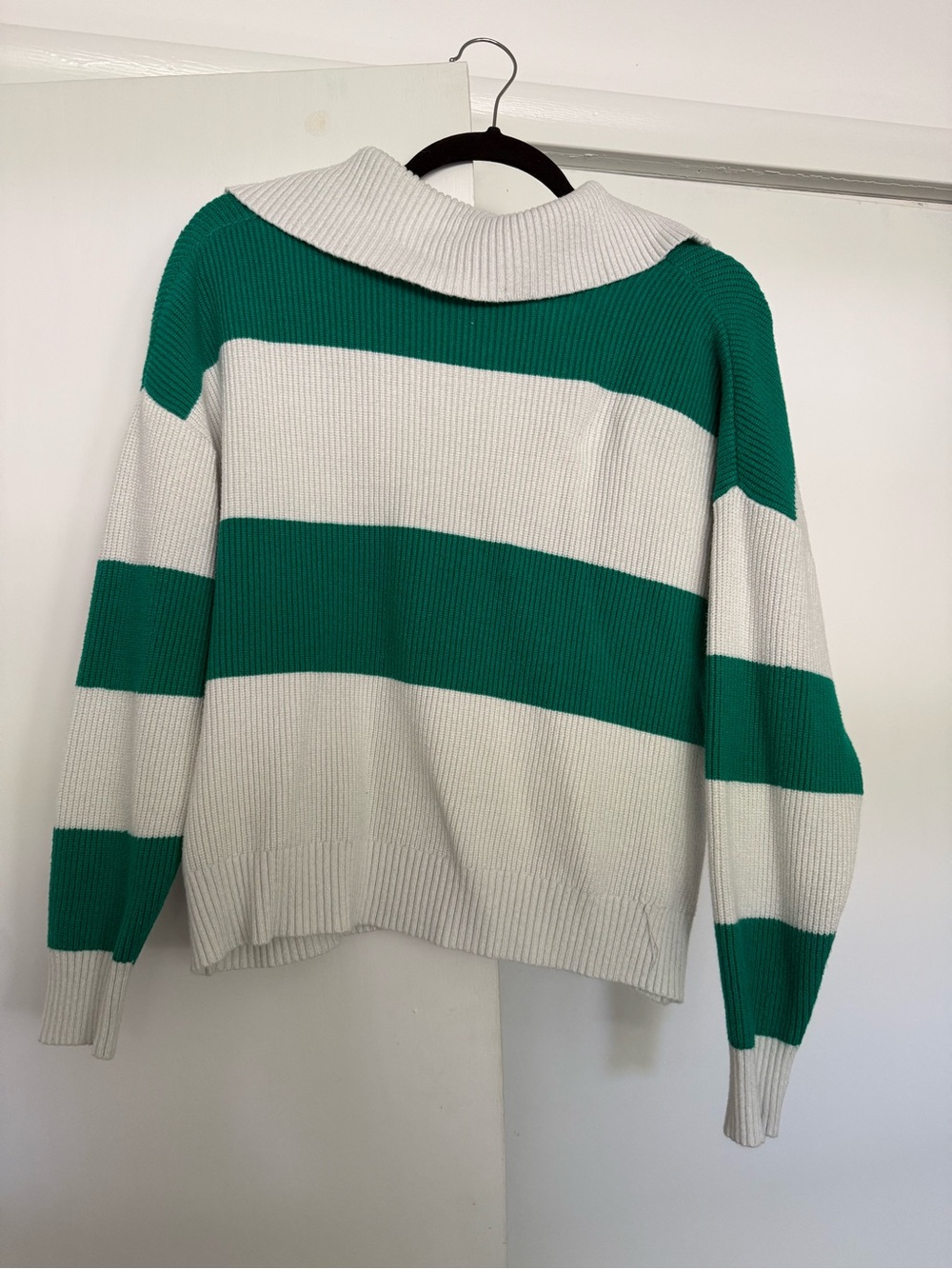 Tahari Green and White Striped Long Sleeve Sweater